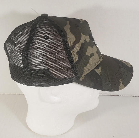 NWT Men's True Religion Camo Trucker Hat - Picture 2 of 6